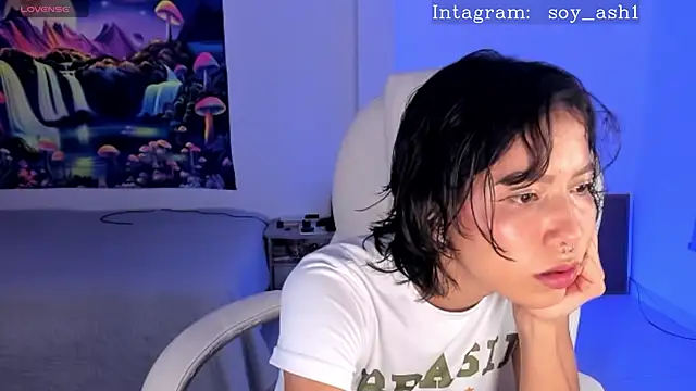 Snapshot of Ashlleycam_ chatting on February 12, 2025, 1:52 am Ashlleycam online show from February 12, 2025, 1:52 am