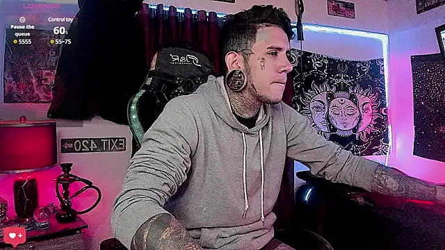 Snapshot of josh__ackerman chatting on December 25, 2024, 6:20 am josh ackerman online show from December 25, 2024, 6:20 am