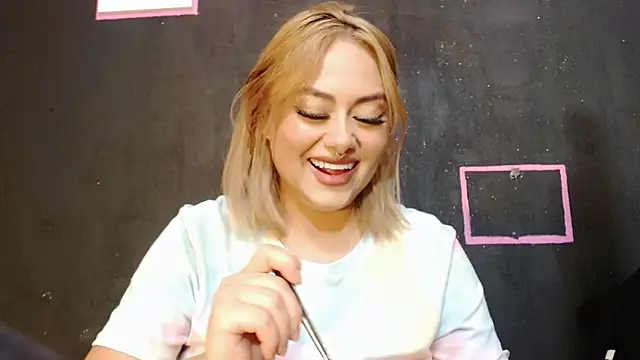 Snapshot of valery_mew chatting on February 2, 2025, 9:13 pm valery mew online show from February 2, 2025, 9:13 pm