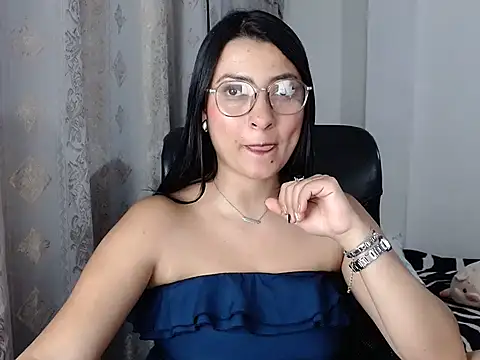 SavannaEvans001 online show from March 13, 2026, 4:08 am