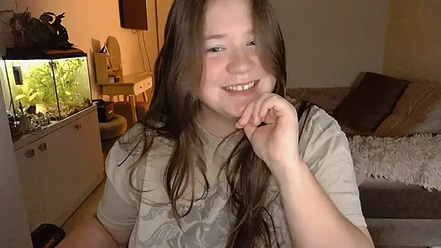 remirann  online show from December 4, 2024, 3:43 pm