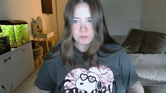 remirann  online show from February 11, 2025, 4:02 pm