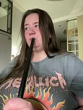 remirann  online show from February 28, 2025, 6:20 pm