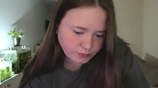 Snapshot of remirann_ chatting on May 9, 2026, 2:33 pm remirann online show from May 9, 2026, 2:33 pm