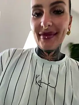 InkedBiitch online show from April 29, 2026, 7:20 pm