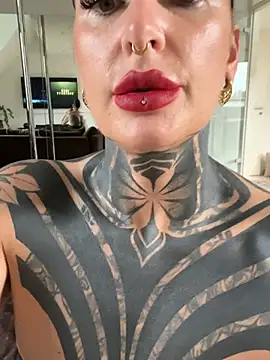Snapshot of InkedBiitch chatting on May 5, 2026, 2:03 pm InkedBiitch online show from May 5, 2026, 2:03 pm