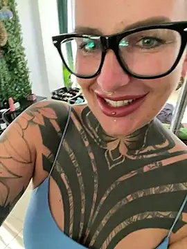 Snapshot of InkedBiitch chatting on July 15, 2026, 5:34 am InkedBiitch online show from July 15, 2026, 5:34 am