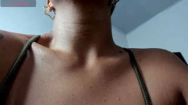 Snapshot of MaiaPetitte_ chatting on January 16, 2025, 10:12 pm MaiaPetitte online show from January 16, 2025, 10:12 pm