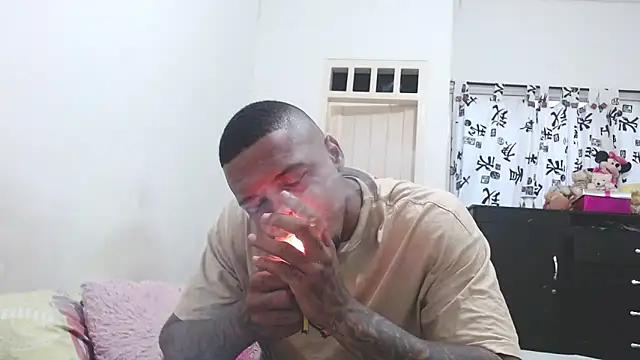 hot and naughty latin online show from March 1, 2025, 11:28 am