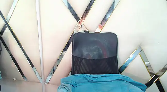 StefyFerrer online show from March 22, 2025, 1:19 pm