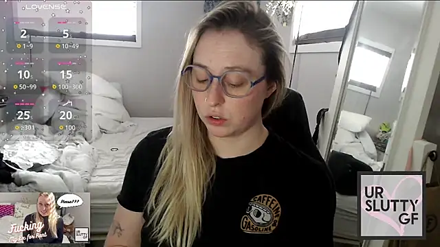 Snapshot of ursluttygf chatting on December 14, 2024, 8:40 pm ursluttygf online show from December 14, 2024, 8:40 pm