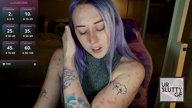 ursluttygf online show from April 2, 2026, 11:02 pm