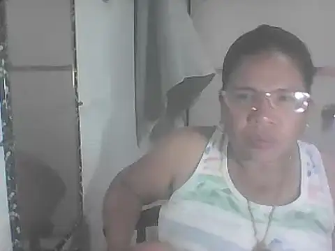 hotwet mama4uxx online show from March 4, 2025, 12:22 pm