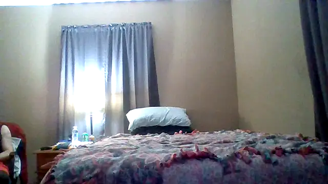 Snapshot of JoJoMonroe84 chatting on February 19, 2026, 4:19 am JoJoMonroe84 online show from February 19, 2026, 4:19 am