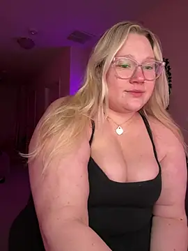 PiggyRose online show from March 5, 2026, 11:56 pm