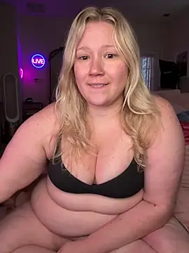 Snapshot of PiggyRose chatting on May 6, 2026, 11:54 pm PiggyRose online show from May 6, 2026, 11:54 pm