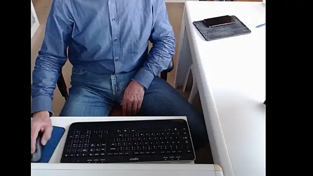 dutchpornking online show from October 5, 2025, 7:07 am