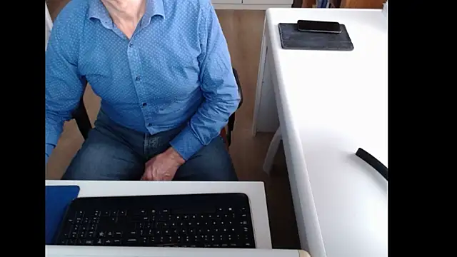 dutchpornking online show from October 11, 2025, 7:18 am