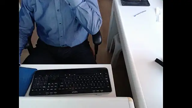 dutchpornking online show from December 15, 2025, 7:56 am