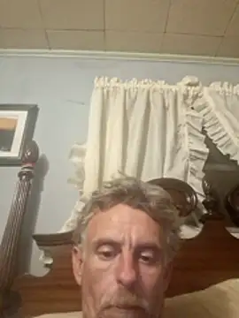 Snapshot of 19JaSon83 chatting on July 31, 2026, 3:28 am 19JaSon83 online show from July 31, 2026, 3:28 am
