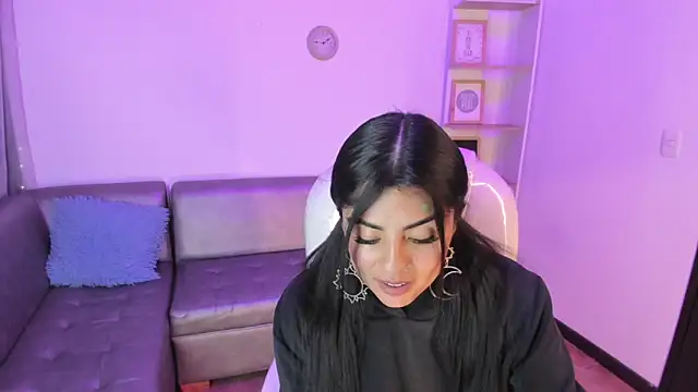 Catalinaa martinez online show from December 12, 2024, 4:48 am