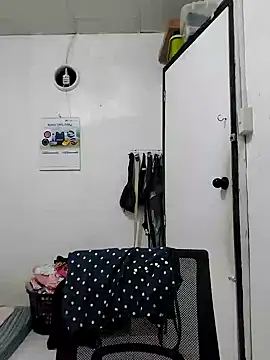 Snapshot of MissKitty31 chatting on January 22, 2025, 2:04 am MissKitty31 online show from January 22, 2025, 2:04 am