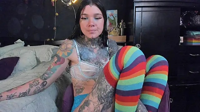 Snapshot of Lilmarieee chatting on November 7, 2025, 3:56 pm Lilmarieee online show from November 7, 2025, 3:56 pm