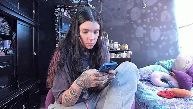 Snapshot of Lilmarieee chatting on December 22, 2025, 2:25 pm Lilmarieee online show from December 22, 2025, 2:25 pm