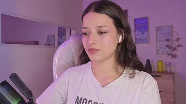 Amaia Daniells online show from October 23, 2025, 3:50 am