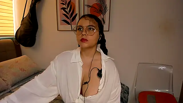 Snapshot of Ash_milk chatting on April 19, 2026, 6:10 pm Ash milk online show from April 19, 2026, 6:10 pm
