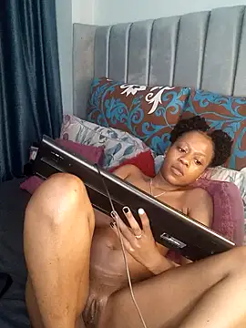 Snapshot of CummSavage chatting on December 17, 2025, 9:43 pm CummSavage online show from December 17, 2025, 9:43 pm