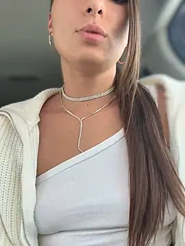 Snapshot of YOUR-KARINA chatting on February 9, 2025, 7:49 am YOUR-KARINA online show from February 9, 2025, 7:49 am