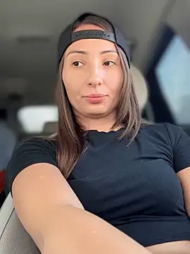 Snapshot of YOUR-KARINA chatting on February 23, 2025, 8:39 am YOUR-KARINA online show from February 23, 2025, 8:39 am