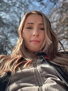 Snapshot of YOUR-KARINA chatting on March 14, 2025, 6:32 am YOUR-KARINA online show from March 14, 2025, 6:32 am