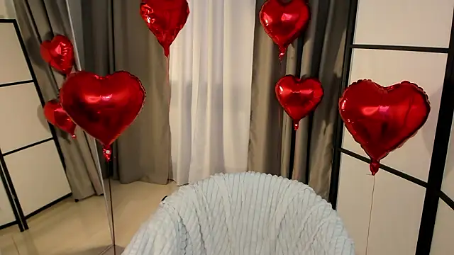 Snapshot of EffieMinki chatting on February 12, 2026, 12:44 pm EffieMinki online show from February 12, 2026, 12:44 pm