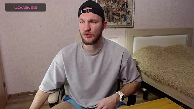 Toress1 online show from February 27, 2026, 5:24 pm