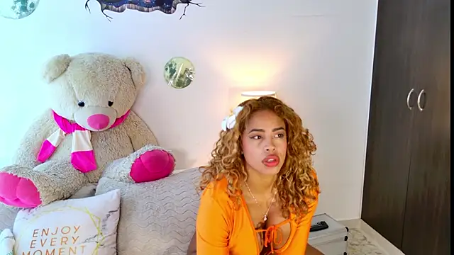 SarahCinnamon- online show from July 10, 2026, 3:58 pm