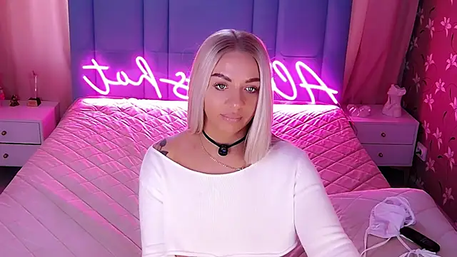 AllwaysHotJ online show from April 3, 2026, 2:09 am