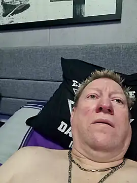 tomtom111111 online show from December 29, 2024, 12:34 pm