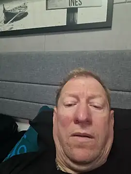 tomtom111111 online show from October 11, 2025, 9:52 am