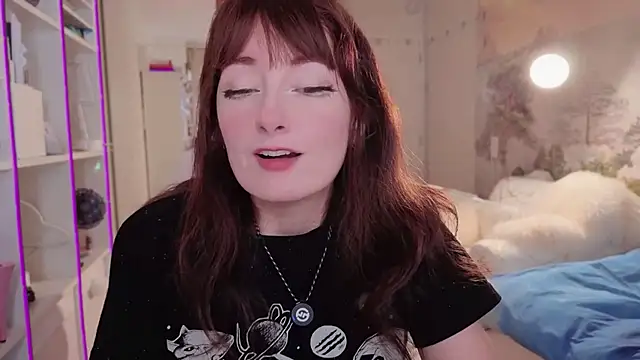 Snapshot of Cissy_Glitter chatting on June 13, 2026, 7:34 pm Cissy Glitter online show from June 13, 2026, 7:34 pm