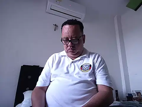 Snapshot of djtomxxx2777 chatting on May 3, 2026, 3:18 pm djtomxxx2777 online show from May 3, 2026, 3:18 pm