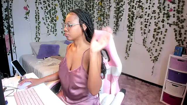 violeta milleer online show from March 12, 2026, 6:25 pm