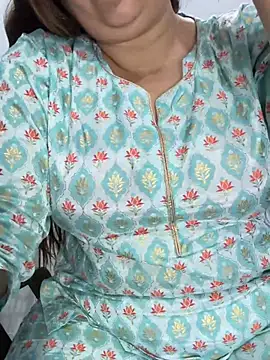 Snapshot of Preet_Kaur_69 chatting on March 1, 2026, 9:33 am Preet Kaur 69 online show from March 1, 2026, 9:33 am