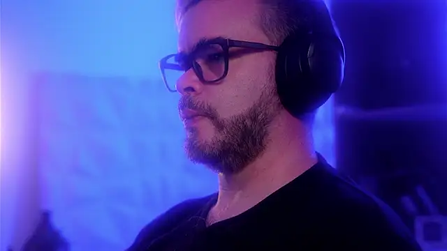 Sanders White online show from December 18, 2025, 4:29 am