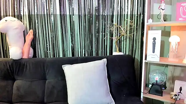 lilly sweett online show from March 14, 2026, 11:54 pm