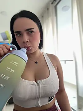 Snapshot of GeorginaJones chatting on February 2, 2025, 10:39 pm GeorginaJones online show from February 2, 2025, 10:39 pm