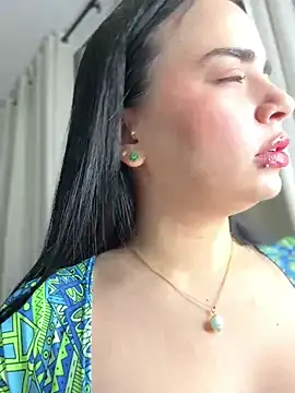 Snapshot of GeorginaJones chatting on February 5, 2025, 1:04 am GeorginaJones online show from February 5, 2025, 1:04 am