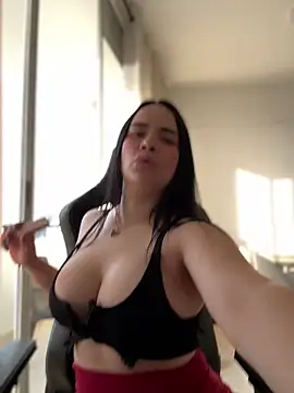 Snapshot of GeorginaJones chatting on February 20, 2025, 10:15 pm GeorginaJones online show from February 20, 2025, 10:15 pm