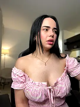 Snapshot of GeorginaJones chatting on October 11, 2025, 11:03 pm GeorginaJones online show from October 11, 2025, 11:03 pm